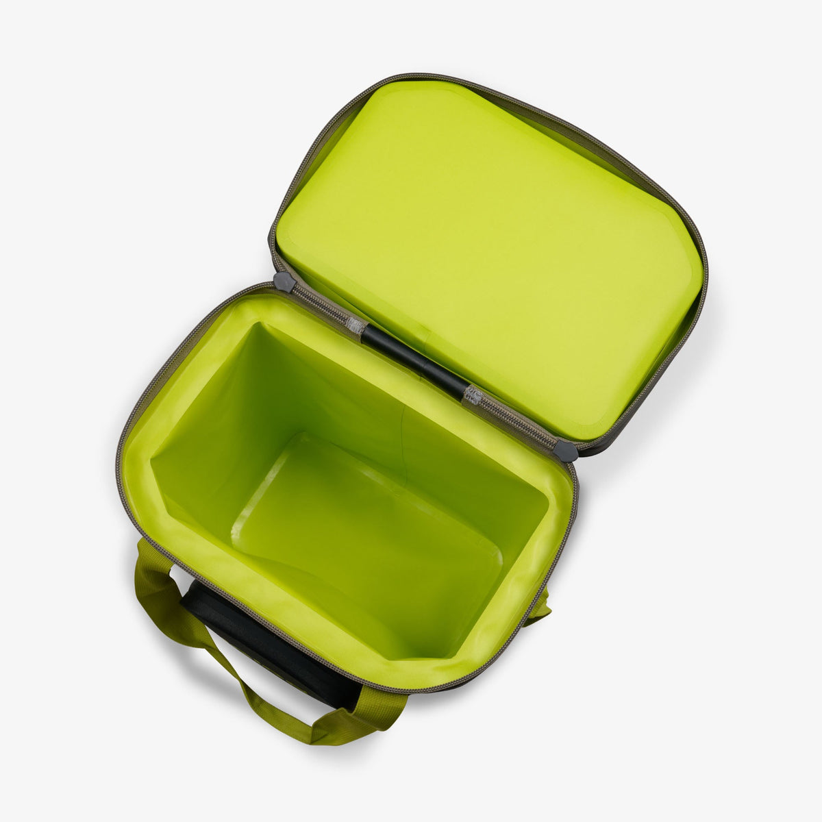 trailmate-32-can-backpack-t6 00066774-O2.jpg