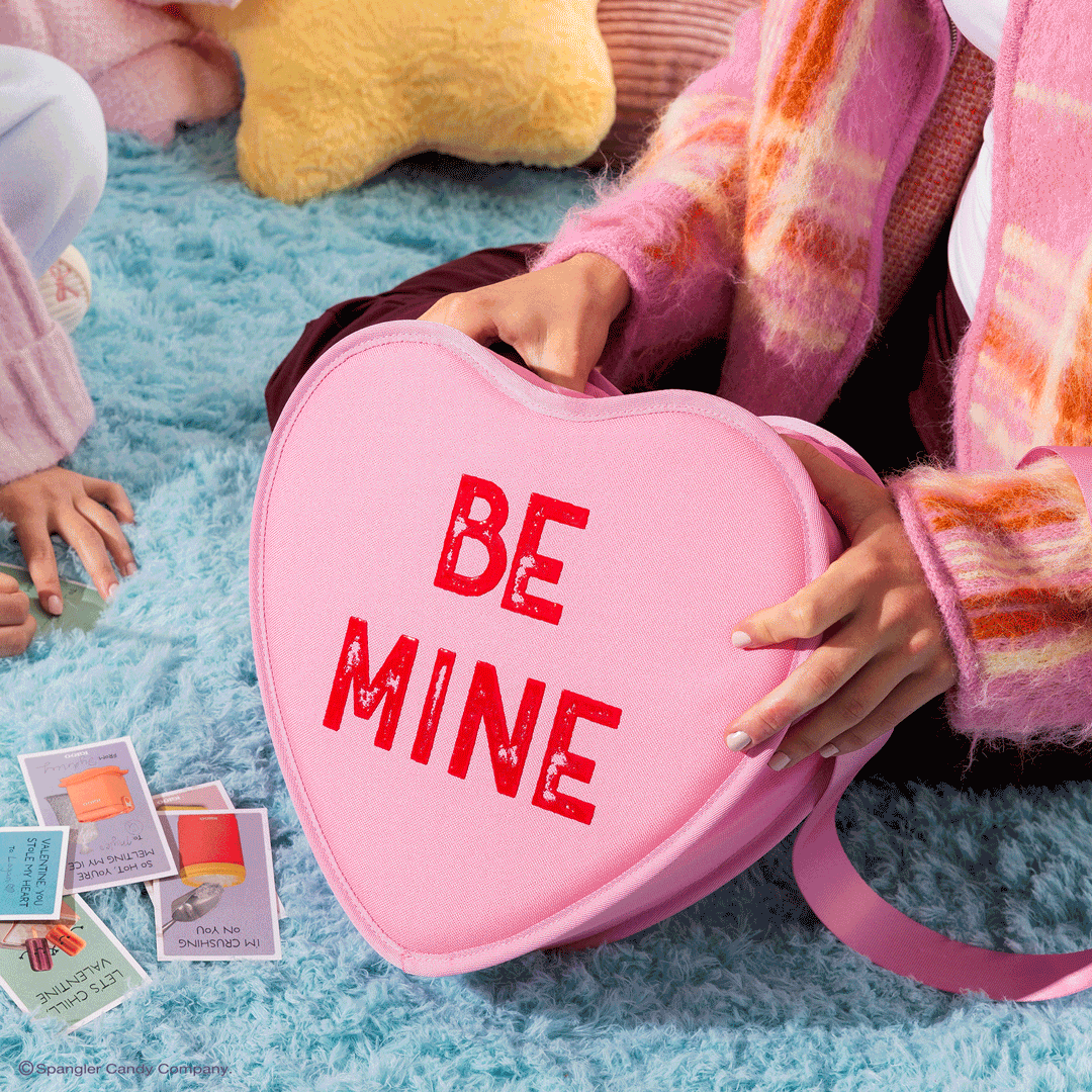 sweethearts-candies-be-mine-cooler-bag-h2 Sweethearts_NATIVE_PDP_Novelty-Tote_GIF.gif